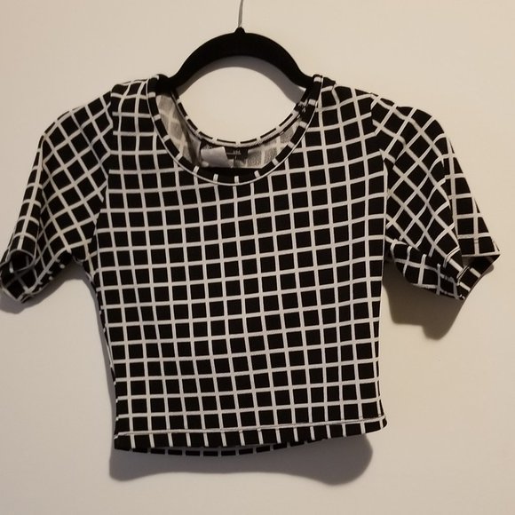 Checkered Crop Top - Picture 3 of 3